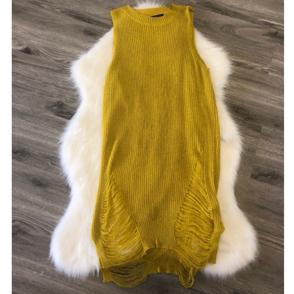 Beautiful yellow dress